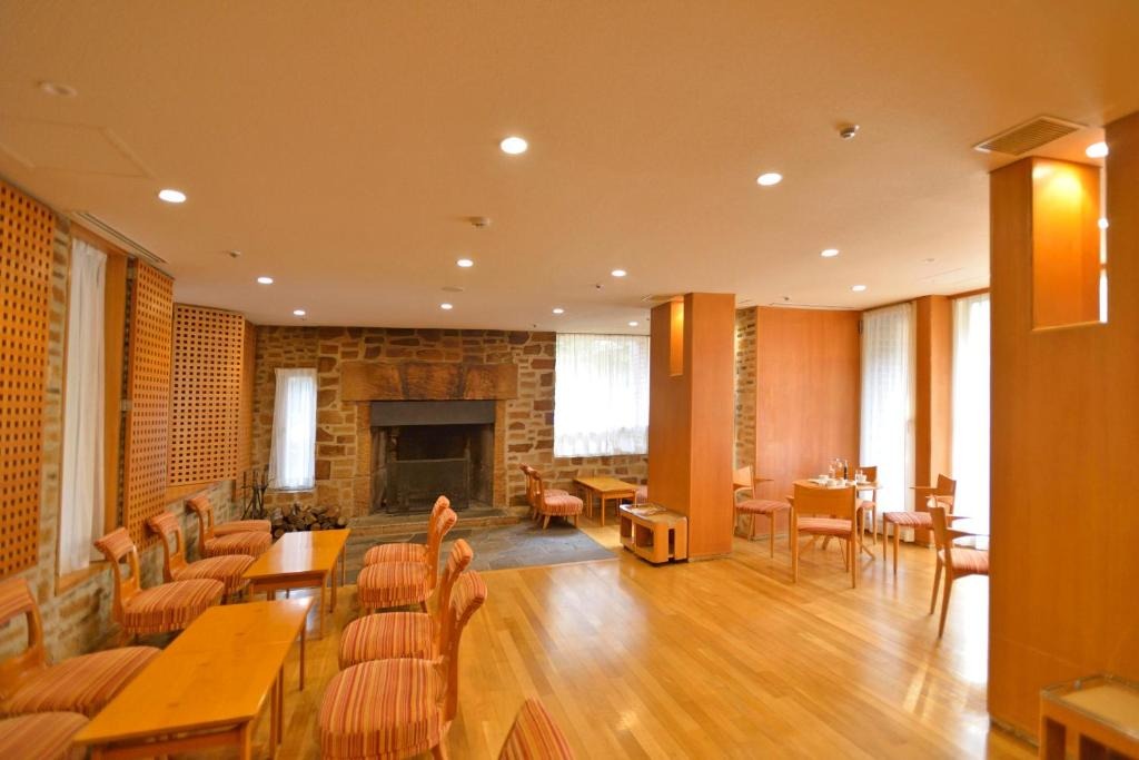 هتل د پرایس لیک آشینوکو